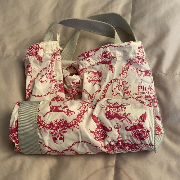 New no tags. Victoria secret PINK nylon and web travel bag in a pouch - Picture 4 of 9
